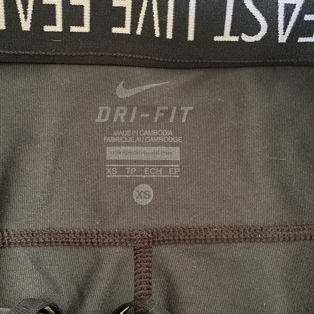 Nike Capri - Picture 6 of 6